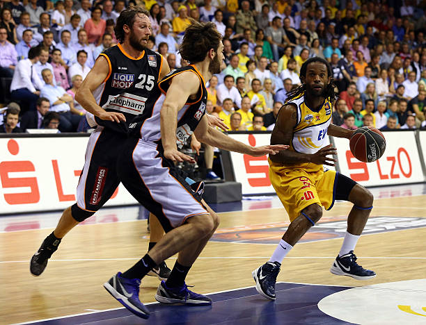 伊萨克抵达 伊萨克抵达