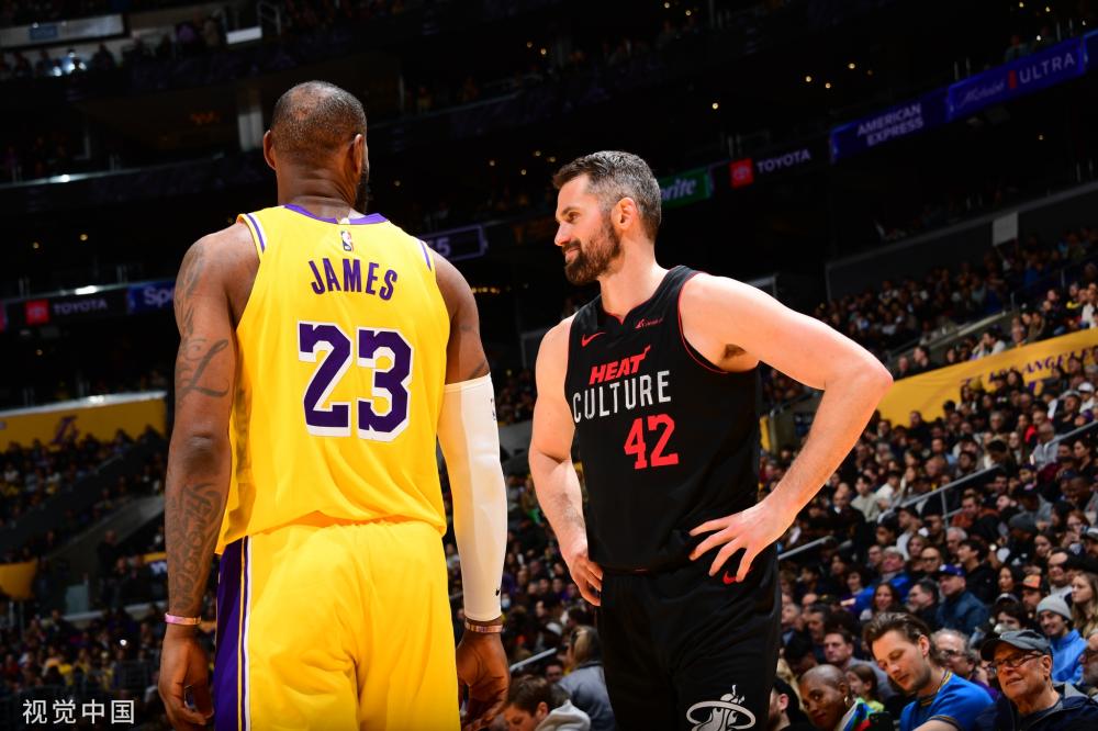 表现出顽强 表现出顽强